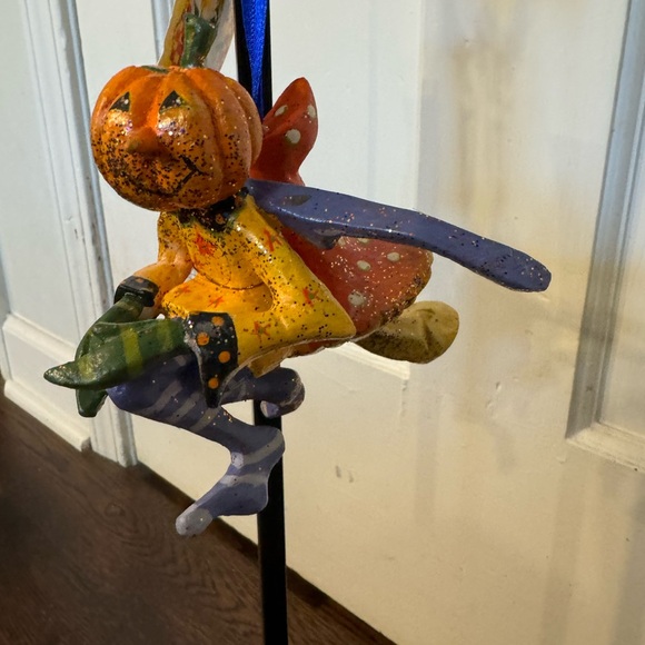 HOUSE OF HATTEN DENISE CALLA SUNFLOWERS HALLOWEEN.  Three Flying Pumpkins. Rare! - Picture 15 of 16